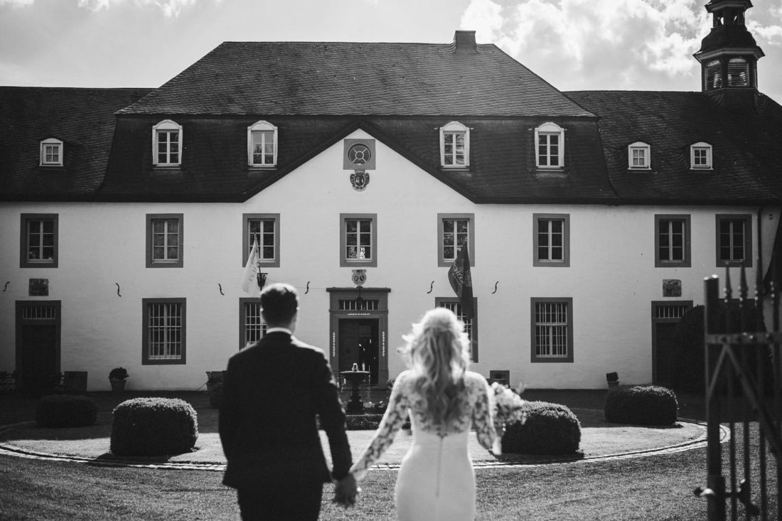 Sommer Hochzeit auf Schloss Auel in Lohmar