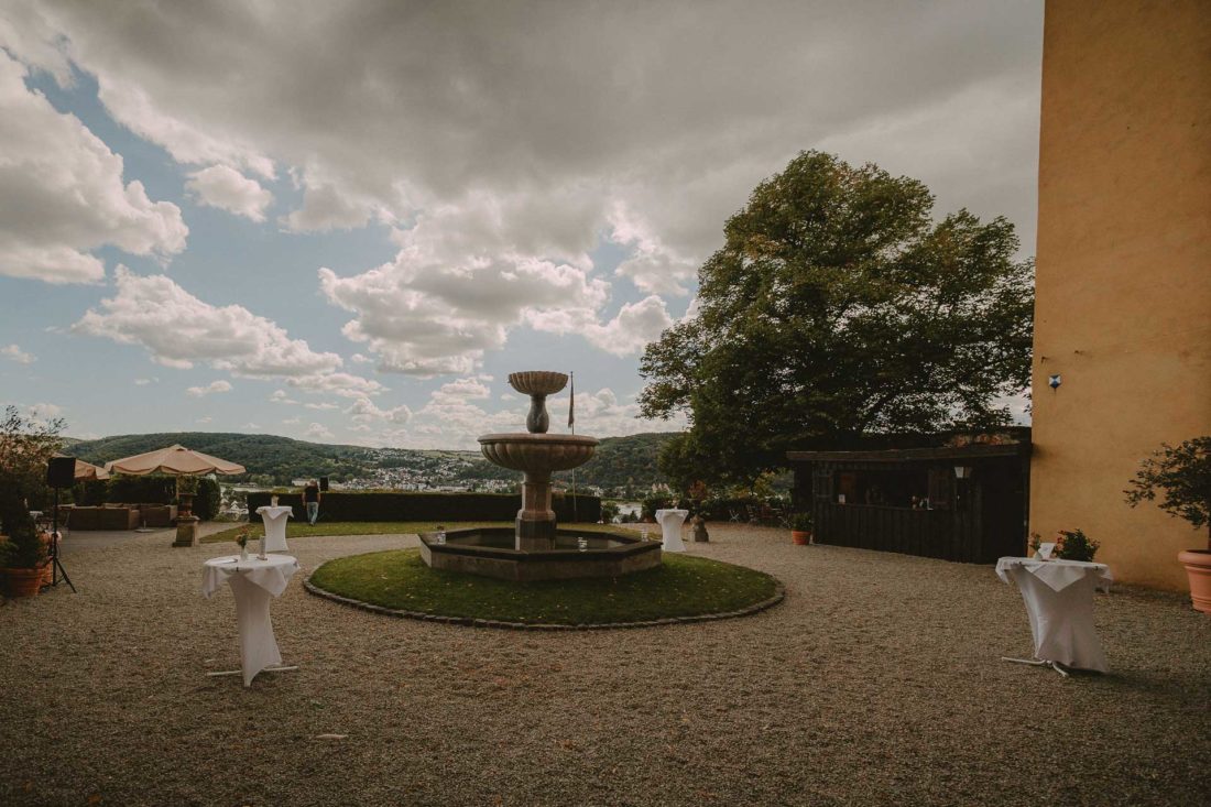 schloss arenfels bad hönningen innenhof