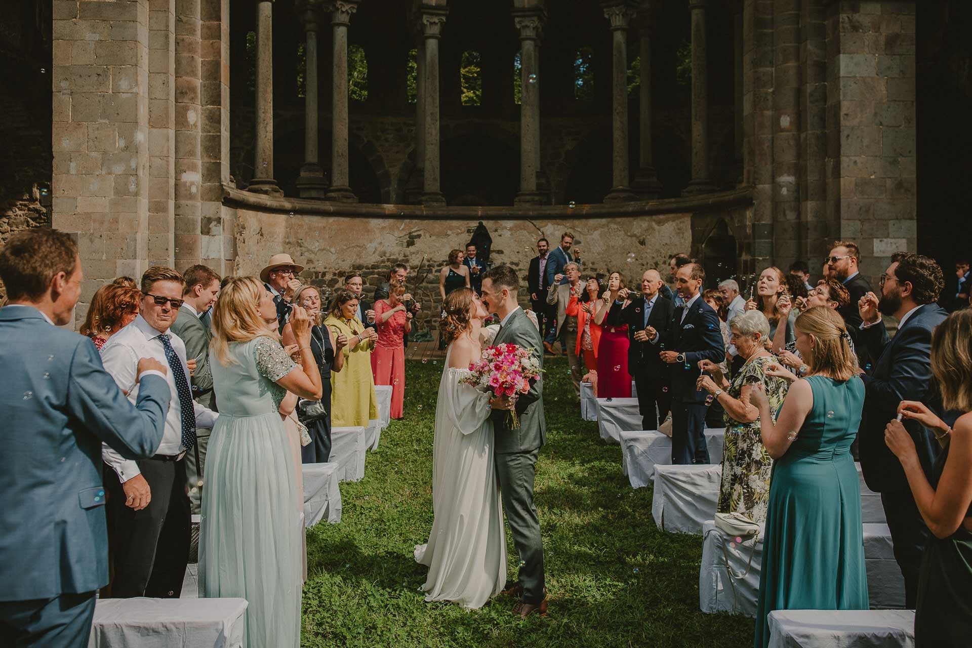 als hochzeitsfotograf auf einer emotionalen freien trauung in koeln